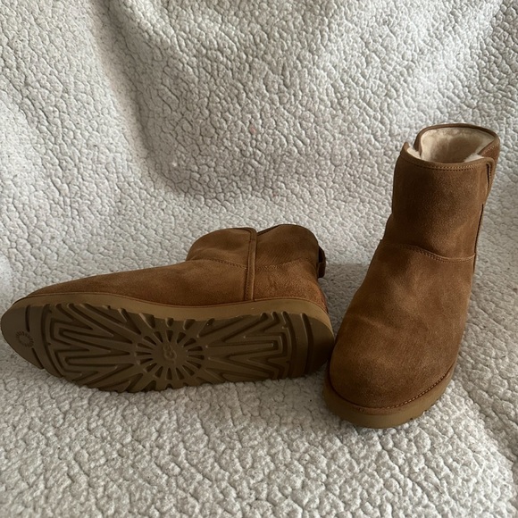 UGG Cory LI Short Chestnut Shearling Boots - Picture 3 of 5
